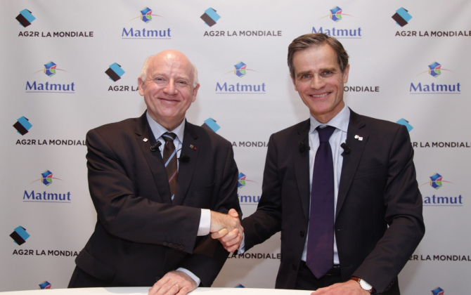 André Renaudin, directeur général d’AG2R La Mondiale et Nicolas Gomart, directeur général du Groupe Matmut, le 18 janvier à Paris, dévoilent les modalités de leur rapprochement.