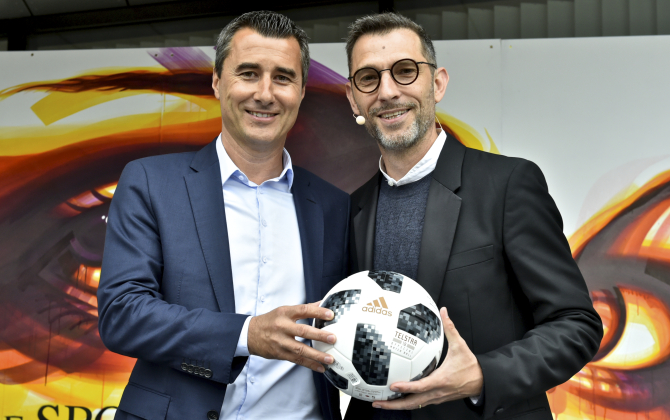 Marc Keller (à gauche), président du RCSA, et Nicolas Favre, directeur général d'Adidas France, lors de l'inauguration du siège de la filiale française de l'équipementier dans le quartier de l'Archipel, à Strasbourg. 
