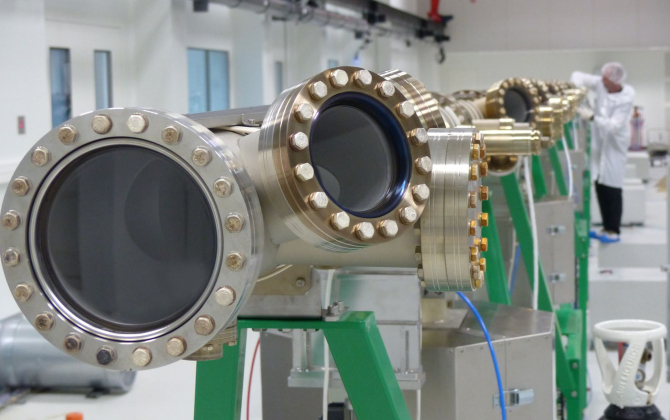 Un équipement conçu par Cryoscan équipe le tube Daum de l’Institut Jean Lamour à Nancy, un instrument de 70 mètres de long à 30 M€ conçu pour élaborer de nouveaux matériaux sous ultravide.