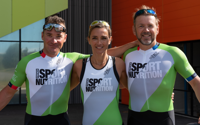 Les dirigeants de Titok, Christophe et Nathalie Landais, se sont associés à Thomas Voeckler, ancien porteur du maillot jaune, pour développer leur marque de nutrition sportive. 