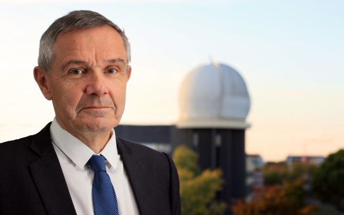 Denis Allard Photography Denis Allard Thales Alenia Space Nous Nous Entourons Pour