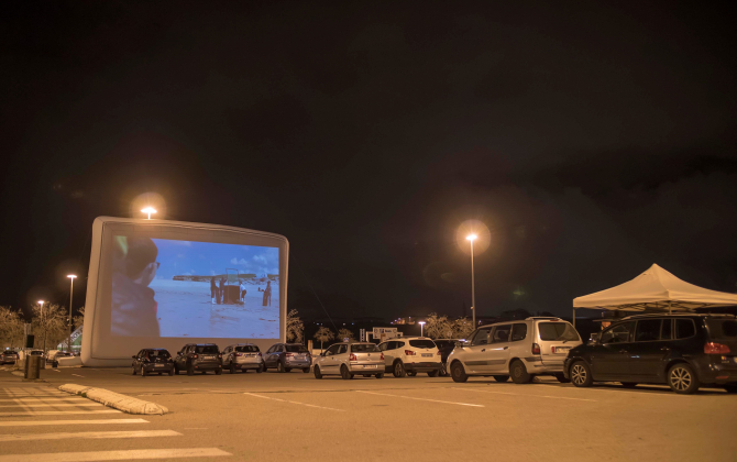 Grâce à son écran gonflable de 70 m², Evenco pourra organiser des séances de cinéma en plein-air pour une jauge d'environ 70 voitures.