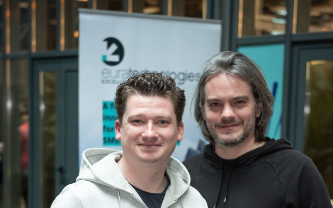 Romain Manniez (à gauche) et Thibault Delecroix ont créé Unsold, start-up basée à Euratechnologies. 