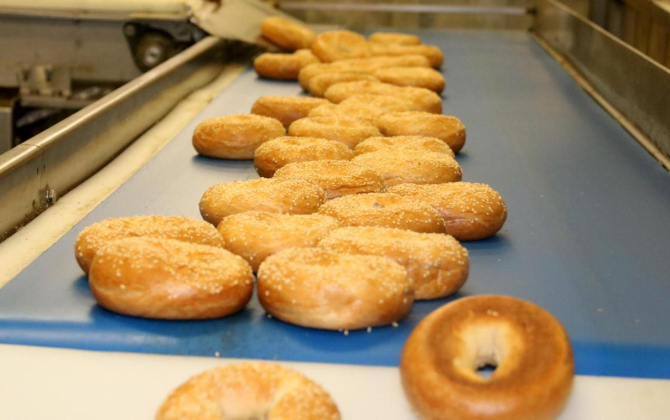 Fondée en 1995, Alysse Food a été l'un des premiers opérateurs européens à s’intéresser au marché du bagel.