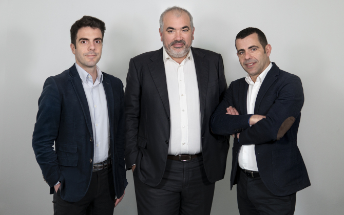 Julien Tedde, Nicolas Chevallier et Jean-Sébastien Degouve, président d'Opéra Energie ont fondé la société à Lyon fin 2014, quelques mois après la fin des tarifs réglementés de l'énergie.
