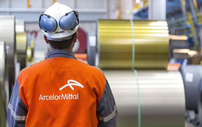 Un opérateur de l'usine d'ArcelorMittal en Lozère