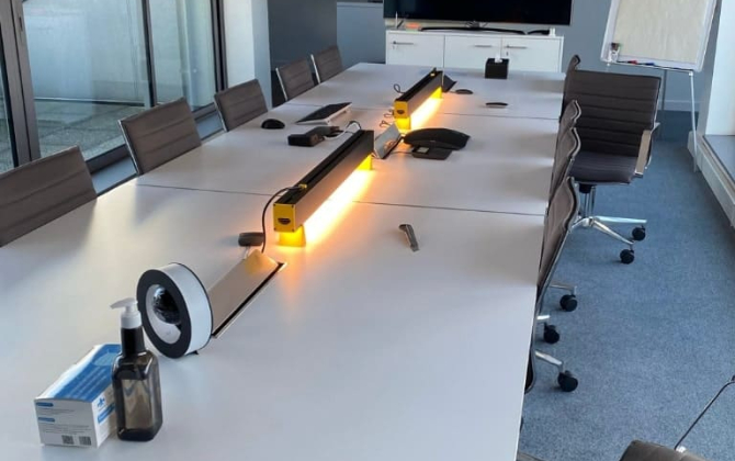 La version lampe de table de la LOD Protect permet de désinfecter une pièce de 15 à 35m² en une heure.