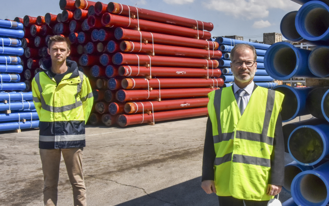 De gauche à droite, Maxime Garcia, responsable export et Cyrille Hahang, dirigeant d’Electrosteel Europe.