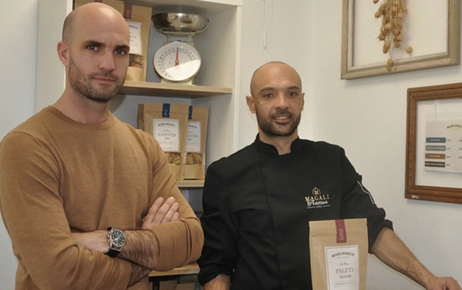 Les deux dirigeants de Magali Traiteur, Nicolas Gimenez et David Tranchino, se diversifient dans la fabrication de biscuits avec la marque Maison Craquelin.