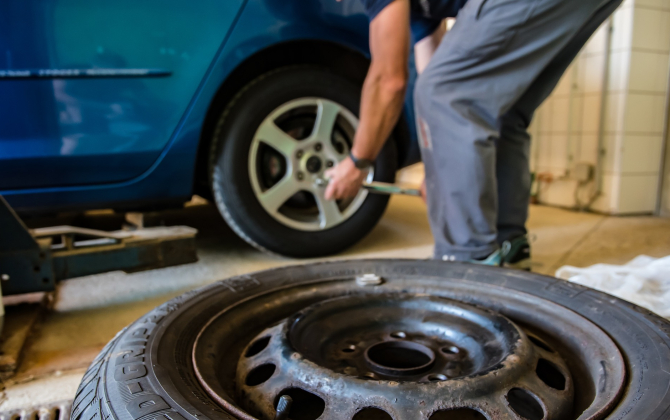 Wyz Group met des outils numériques à disposition de l'ensemble des acteurs de la vente et de l'après-vente automobile pour faciliter l'approvisionnement en pneus.