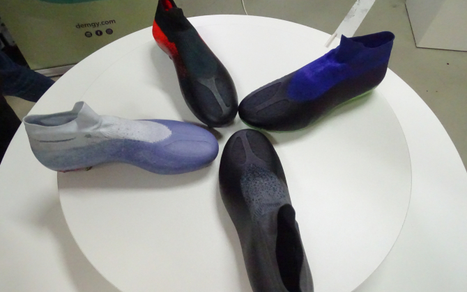 Les chaussures de football signées Kipsta conçues par Demgy.