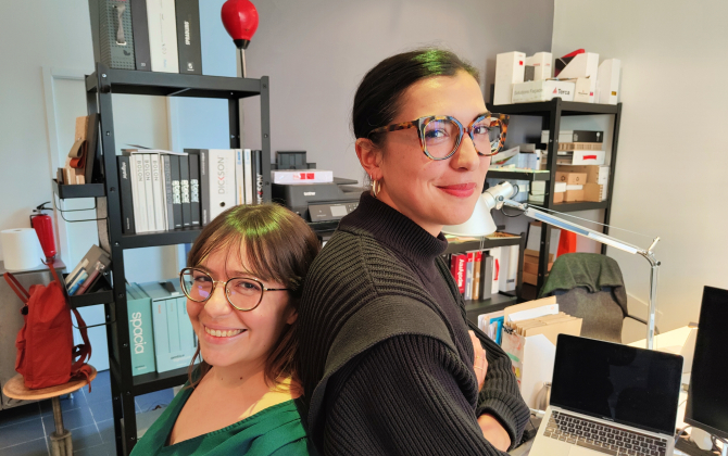 Gwenaëlle Lebouc et Adeline Paty, cofondatrices du studio de design nantais Fairly, créatrices du concept de nouvelles boutiques pour Faguo, utilisent des matériaux récyclés pour leurs créations.