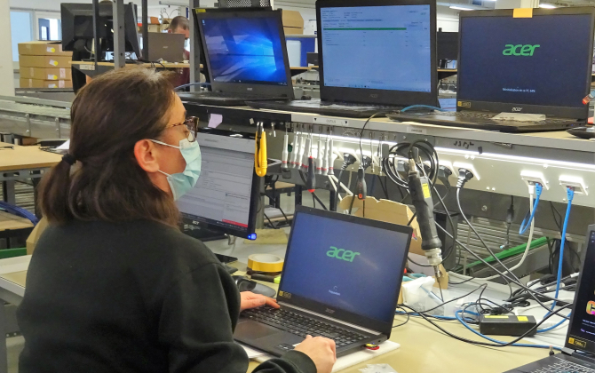 L’atelier angevin de réparation d’Acer traite entre 200 et 250 produits chaque jour, dont 55 % d’autres marques.