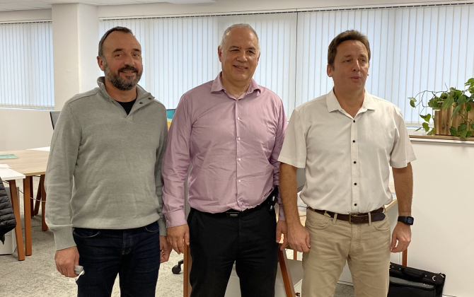 Nicolas Barberan d'Holis Consulting, Olivier Blanc et Rafael Iglesia, respectivement président et directeur général d'Inflexsys.