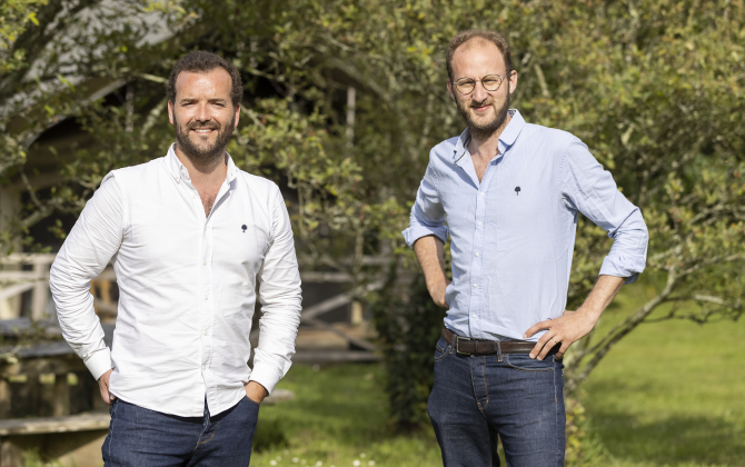 Nicolas Rohr et Frédéric Mugnier, cofondateurs de Faguo, marque nantaise de mode masculine, comptent doubler le nombre de leurs boutiques d'ici à 2024.