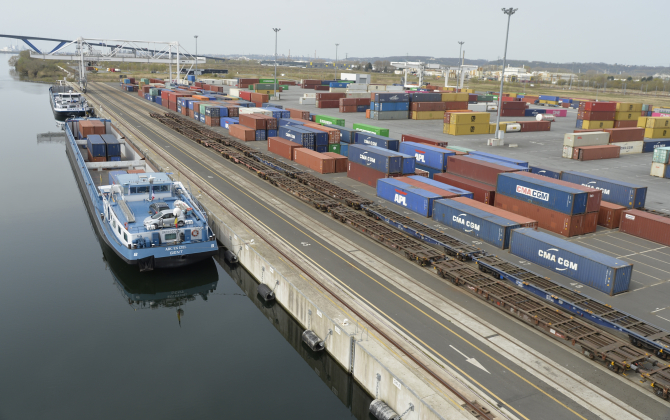 Un conteneur sur cinq emprunte la voie fluviale depuis Le Havre.
