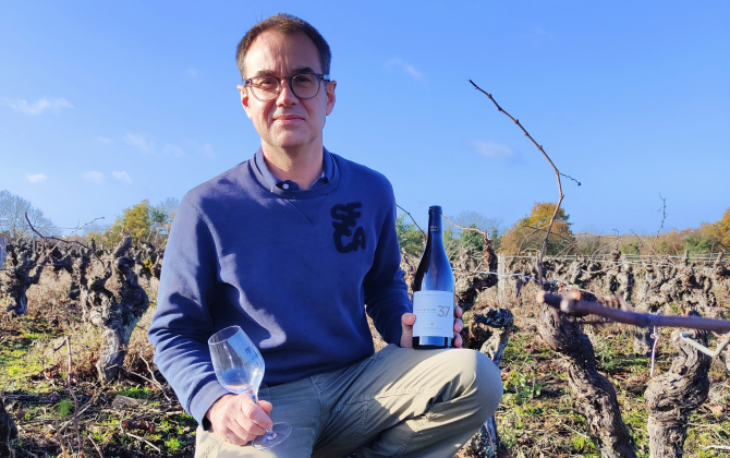 Julien Rossignol, néo-vigneron, vient d’acheter le domaine du Grand Mouton, à Saint-Fiacre-sur-Maine, passé en conversion biologique dès la première année d'acquisition.