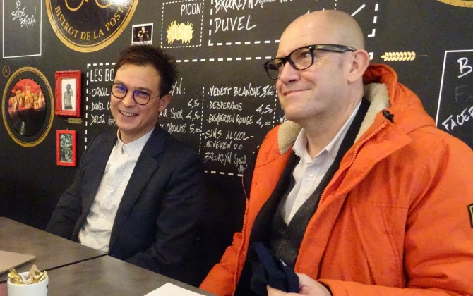 Nicolas Nguyen (à gauche), adjoint au commerce, et Hervé Guihard, maire de Saint-Brieuc, ont présenté leur plan d’action pour le commerce briochin.