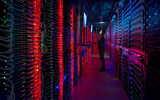 OVHcloud, qui compte plus d'une trentaine de data centers dans le monde, dont 17 en France, s'apprête à renforcer ses infrastructures dans les cinq ans qui viennent.