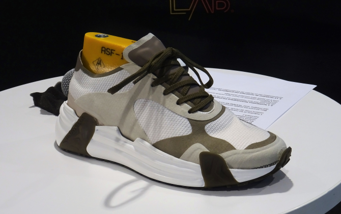 Première version du prototype de sneaker accompagné par l’accélérateur TexInnLab.