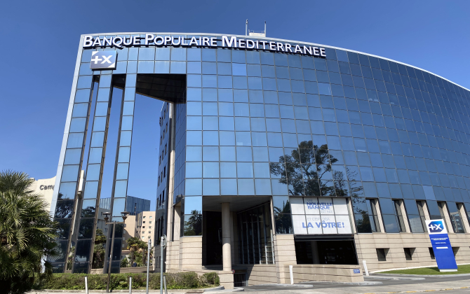 Le siège de la Banque Populaire Méditerranée est situé à Nice, au cœur du quartier d’affaires de l’Arenas.