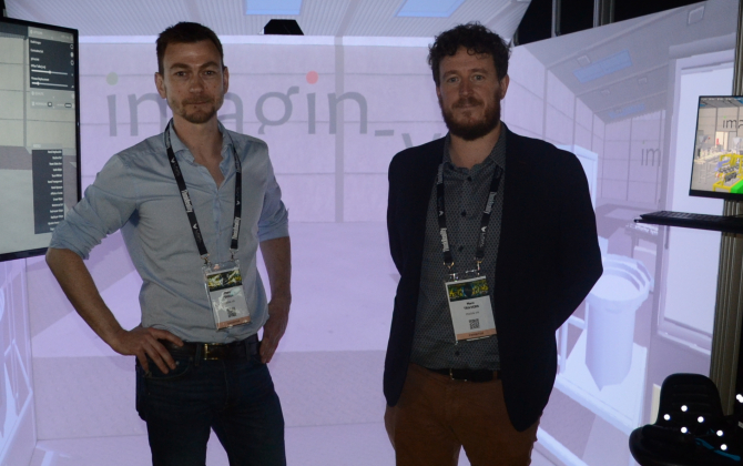 Marc Douzon et Marc Travers, cogérants d’Imagin-VR, lors du salon Laval Virtual.