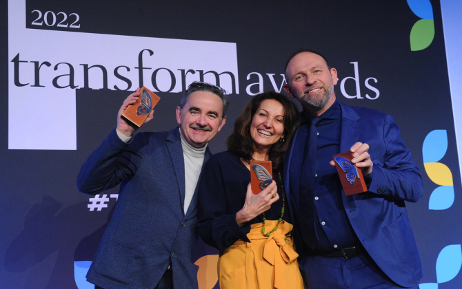 Claude Gottlieb (à gauche) et Sophie Roux ont remporté trois prix aux Transform Awards 2022 à Londres.