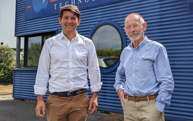 Après 25 ans à la barre de Marinelec Technologies, Pascal Citeau (à droite), a cédé l’entreprise à Geoffroy Lacoin, actionnaire majoritaire.