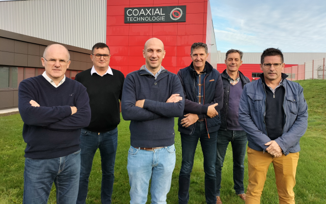 Brian Boulanger, au centre, dirige Coaxial et AB Process aux côtés des fondateurs Hubert Coat, Stéphane Guillou, Christophe Abjean, Michel Bris et Stéphane Pluchon.