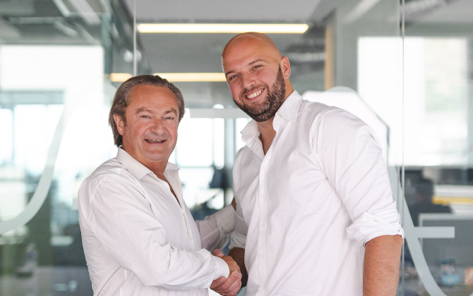 Jaguar Network, dirigé par Denis Planat (à gauche) vient de racheter l’entreprise carvinoise Connexy.