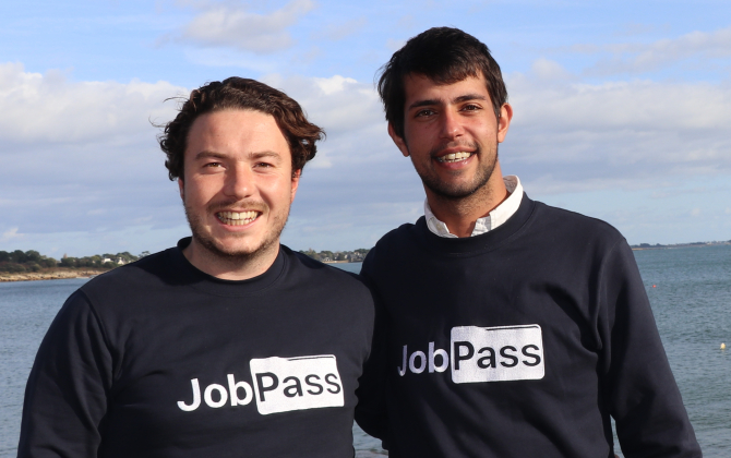 Les deux fondateurs de Jobpass, Pierre-Yves Tual et Paul Lefizelier, ont eu l’idée de créer leur start-up pendant les périodes de confinement.