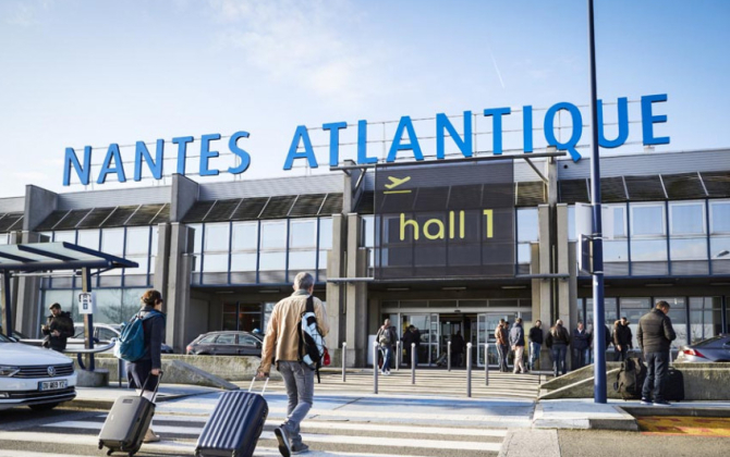 L’aéroport Nantes-Atlantique accueille près de 6 millions de passagers par an.