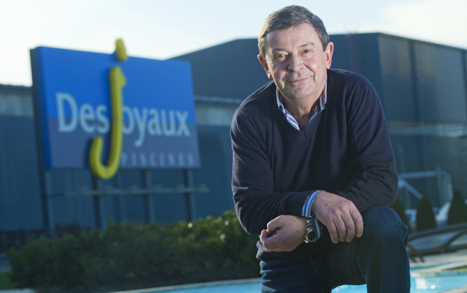 Jean-Louis Desjoyaux, PDG de l'entreprise de fabrication de piscines Desjoyaux dans la Loire.
