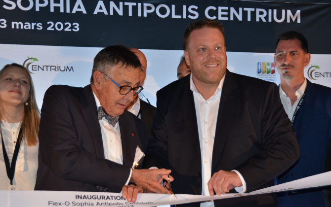 Le programme a été inauguré ce 13 mars par Christophe Courtin (à droite) et Jean-Pierre Mascarelli, président du Syndicat Mixte Sophia Antipolis.