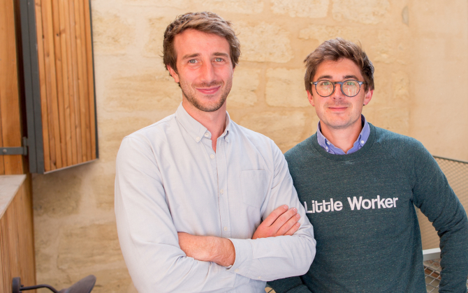 Nicolas Bletterer et Aurélien Bros, cofondateurs de Little Worker, depuis leur siège niché au cœur de Bordeaux.