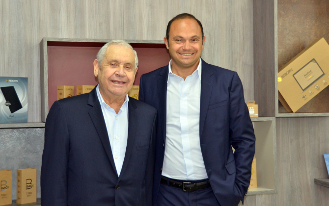 Franck Lellouche (à gauche), fondateur du groupe DPA Europe, et son fils Roger-David Lellouche, PDG de Reborn.