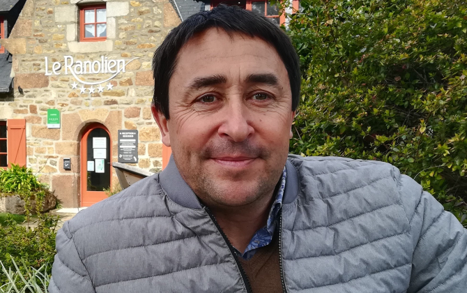 Jérôme Drouhin, directeur du camping Le Ranolien à Perros-Guirec.