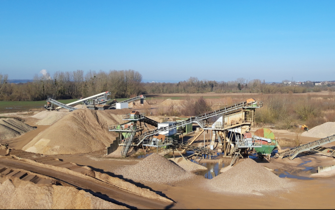 La cimenterie Vicat, basée à Xeuilley en Meurthe-et-Moselle et engagée dans la production de ciment bas carbone, fait partie du projet européen CO2REDRES