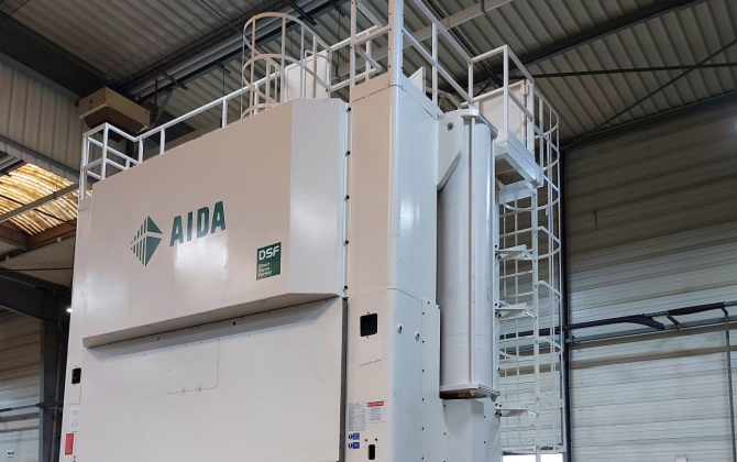 La nouvelle presse installée chez AIMM (Mayenne) développe une puissance de 630 tonnes.