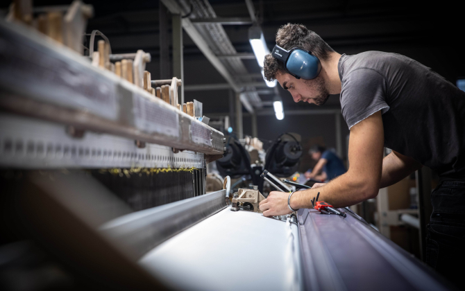 Le groupe Tissage Robert Blanc va investir 500 000 euros dans de nouvelles machines dédiées au développement de fibres recyclés pour des tissus techniques.