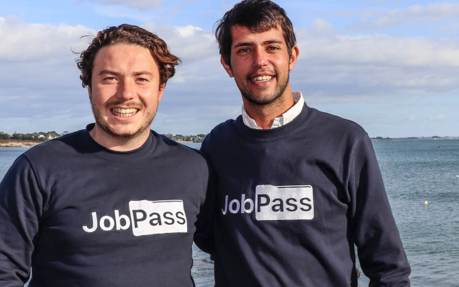 Les deux fondateurs de Jobpass, Pierre-Yves Tual et Paul Lefizelier, ont eu l’idée de créer leur start-up pendant les périodes de confinement.