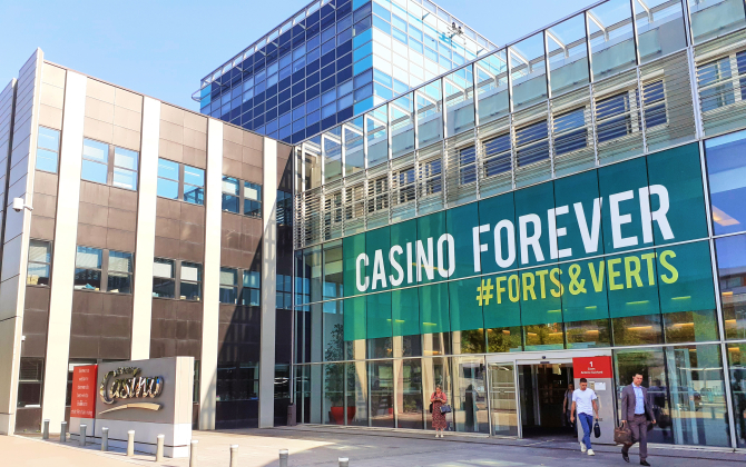 L’offre présentée par EP Global Commerce a.s., Fimalac et Attestor prévoit le maintien du siège social de Casino à Saint-Etienne.