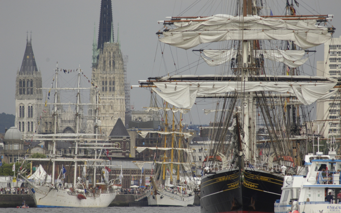 Rouen accueille la 8e édition de L’Armada du 8 au 18 juin 2023. Une édition qui se place sous le vent de l’écoresponsabilité.