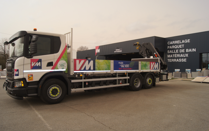 Vendée Matériaux a entamé la transition énergétique de sa flotte en s’équipant d’un camion fonctionnant au BIO GNC.