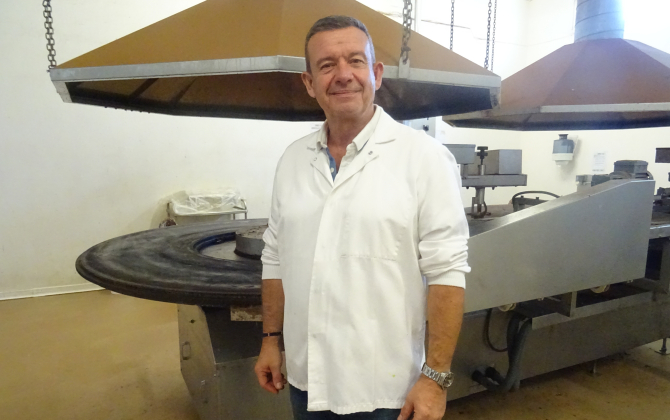 Xavier Lohéac, gérant éponyme d’une entreprise lorientaise de production de crêpes "fait main".