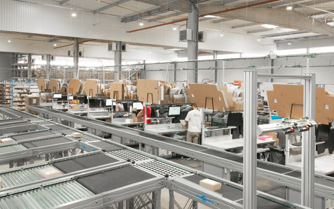 L’entrepôt logistique de Glamuse s’étale désormais sur 4 000 m², dans un bâtiment de la zone d’activité du Marché de Gros,  à Vandœuvre-lès-Nancy.
