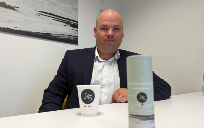 Sébastien Kergoat, dirigeant de JKS a lancé une poudre lavante à base de marc de café.