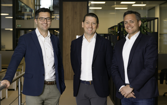 De gauche à droite : Jérémy Tedguy, président d’Alliance Marine, Yann Bouctot, directeur des opérations et Louis Egon, directeur de la stratégie et des acquisitions.