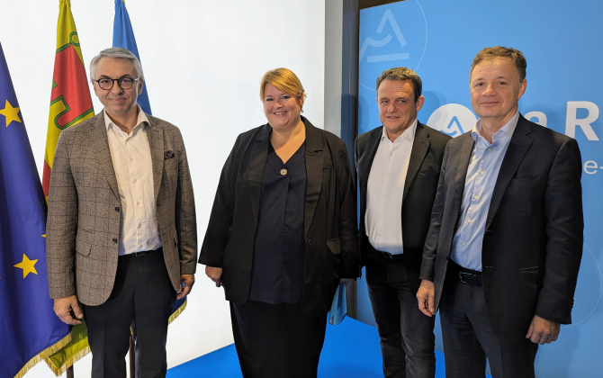 De gauche à droite : Sébastien Touvron, président du fonds Kreaxi, Stéphanie Pernod, vice-présidente de la Région, Laurent Fiard, président d’Aura Investissement et Michel Deprez, associé gérant d’UI Investissement.