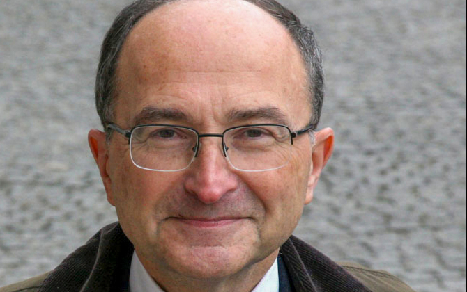 Christian de Boissieu, vice-président du Cercle des économistes : "La plupart des prévisions tablent sur une légère accélération de la croissance".